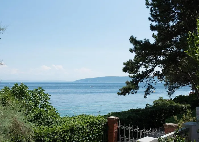Beachfront Rosa Del Mar Jardin * Mošćenička Draga