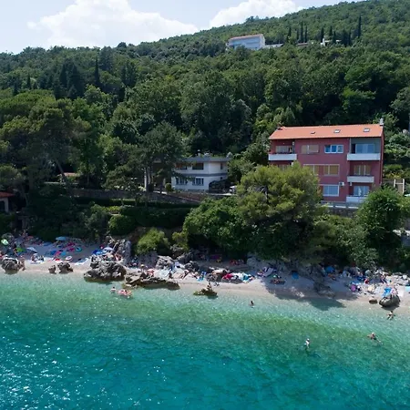 Beachfront Rosa Del Mar Jardin * Mošćenička Draga