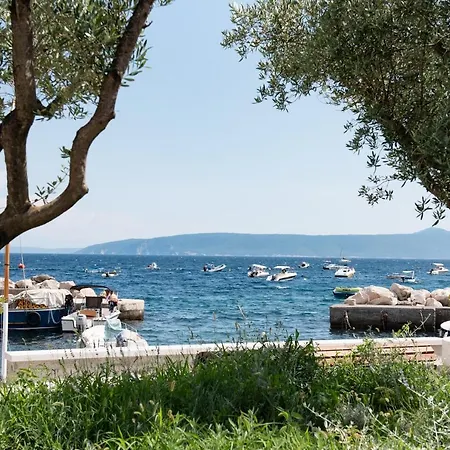 Beachfront Rosa Del Mar Jardin * Moscenicka Draga