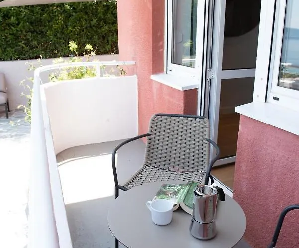 Beachfront Rosa Del Mar Jardin Mošćenička Draga