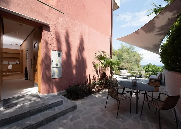 Beachfront Rosa Del Mar Jardin * Mošćenička Draga